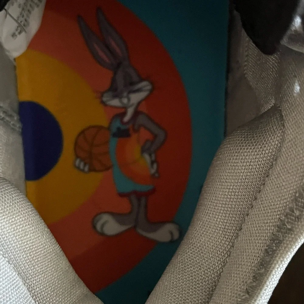 Brand New men’s 8.5 LABRON JAMES TOON SQUAD..
Light smoke grey multi color - Picture 4 of 11